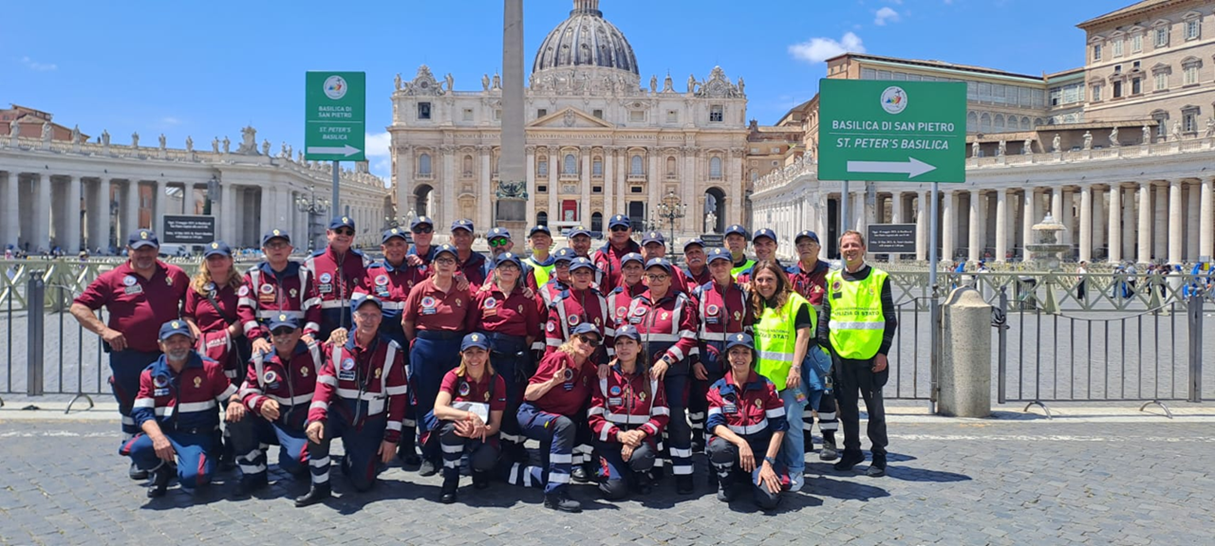 Papa Leone XIV: Inizia il Pontificato con un Appello alla Pace e all'Unità